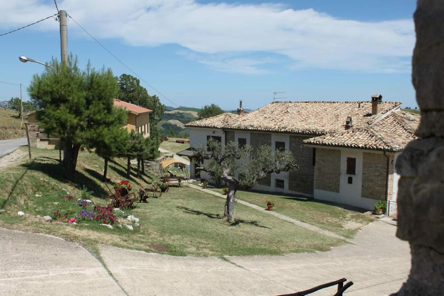 La Via Del Parco Villa Arsita Exterior photo